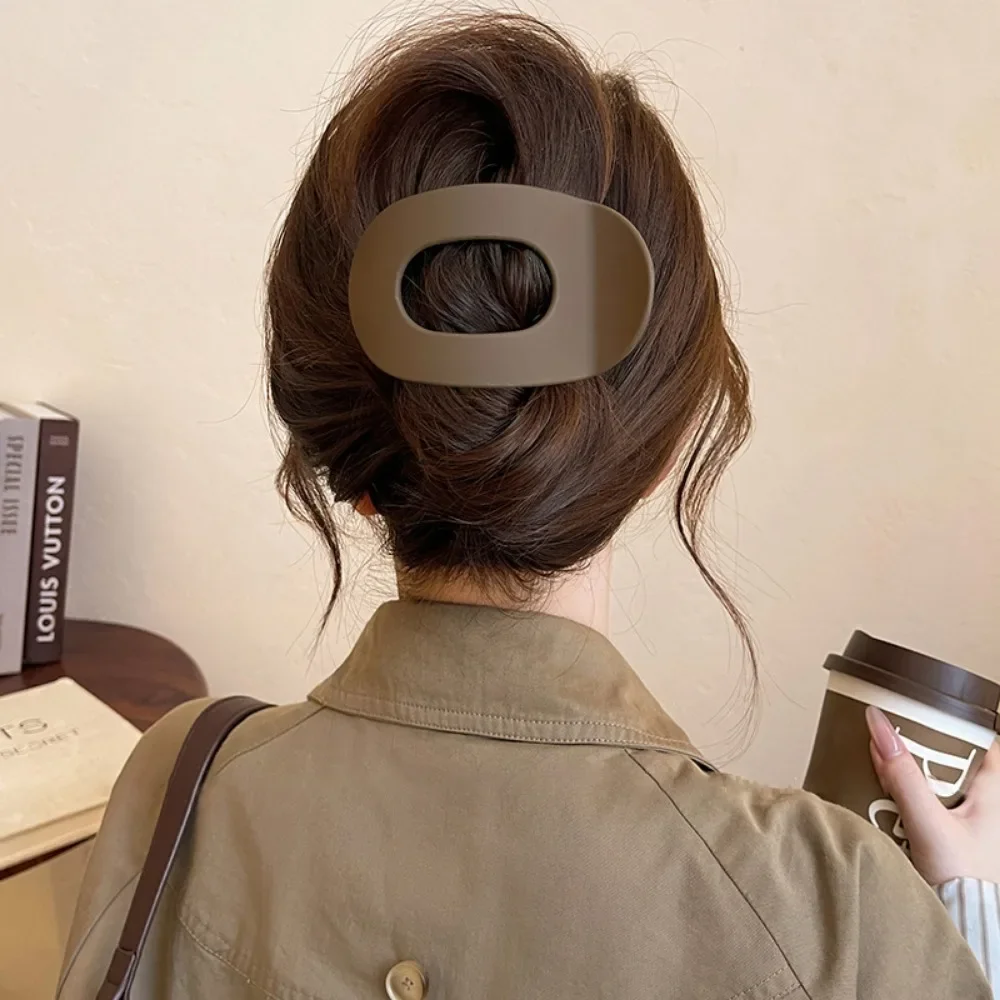 Fashion Oval Hair Claw Clip for Women New Design Leopard Matte Curved Flat Styling Barrettes Acrylic Lying Down Hair Accessories - Image 5